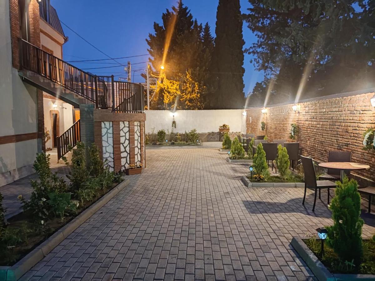 Guest House Spartak Tbilisi Bagian luar foto