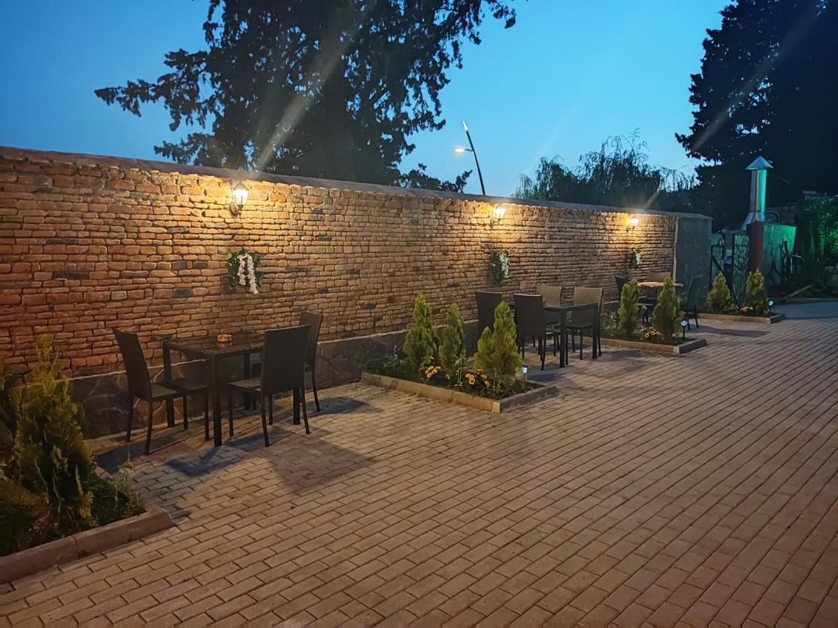 Guest House Spartak Tbilisi Bagian luar foto