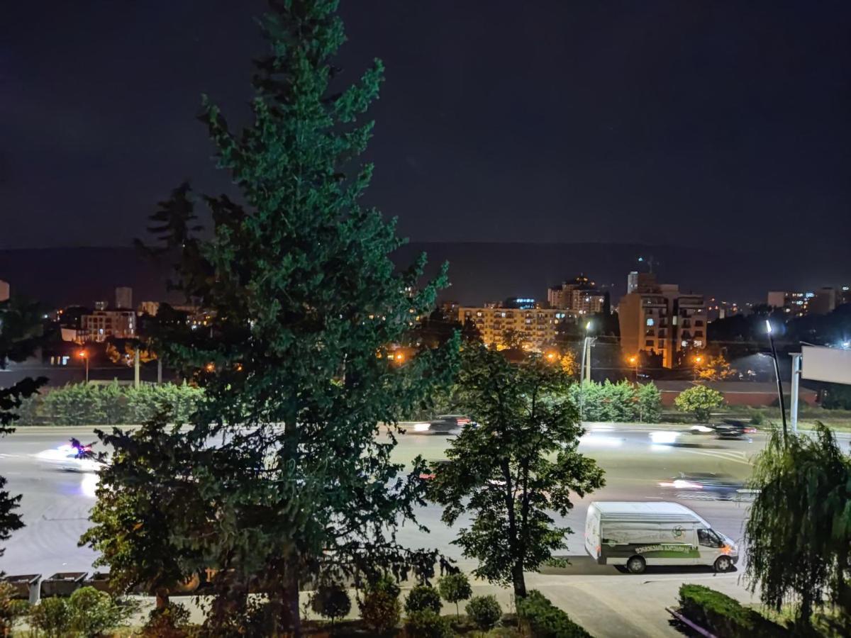 Guest House Spartak Tbilisi Bagian luar foto