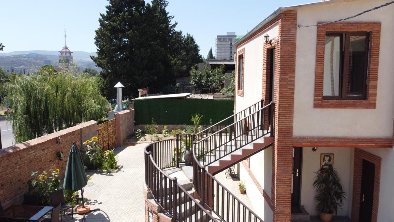 Guest House Spartak Tbilisi Bagian luar foto