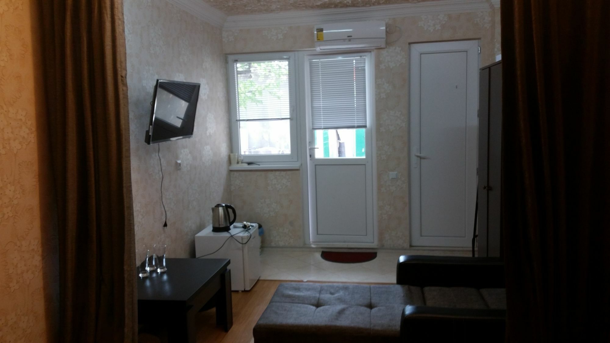 Guest House Spartak Tbilisi Bagian luar foto